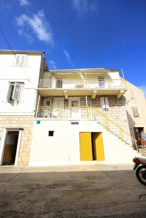 Mat - Great Location Apartman Vis